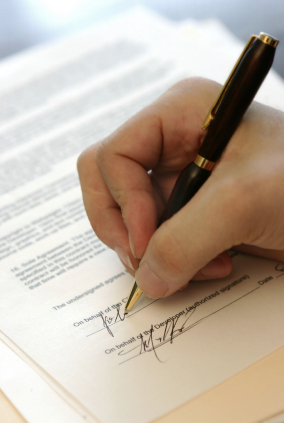 Contract signing iStock_000000739804XSmall.jpg